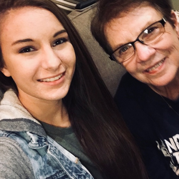 Meet your Posher, MacKenzie - Picture 1 of 8